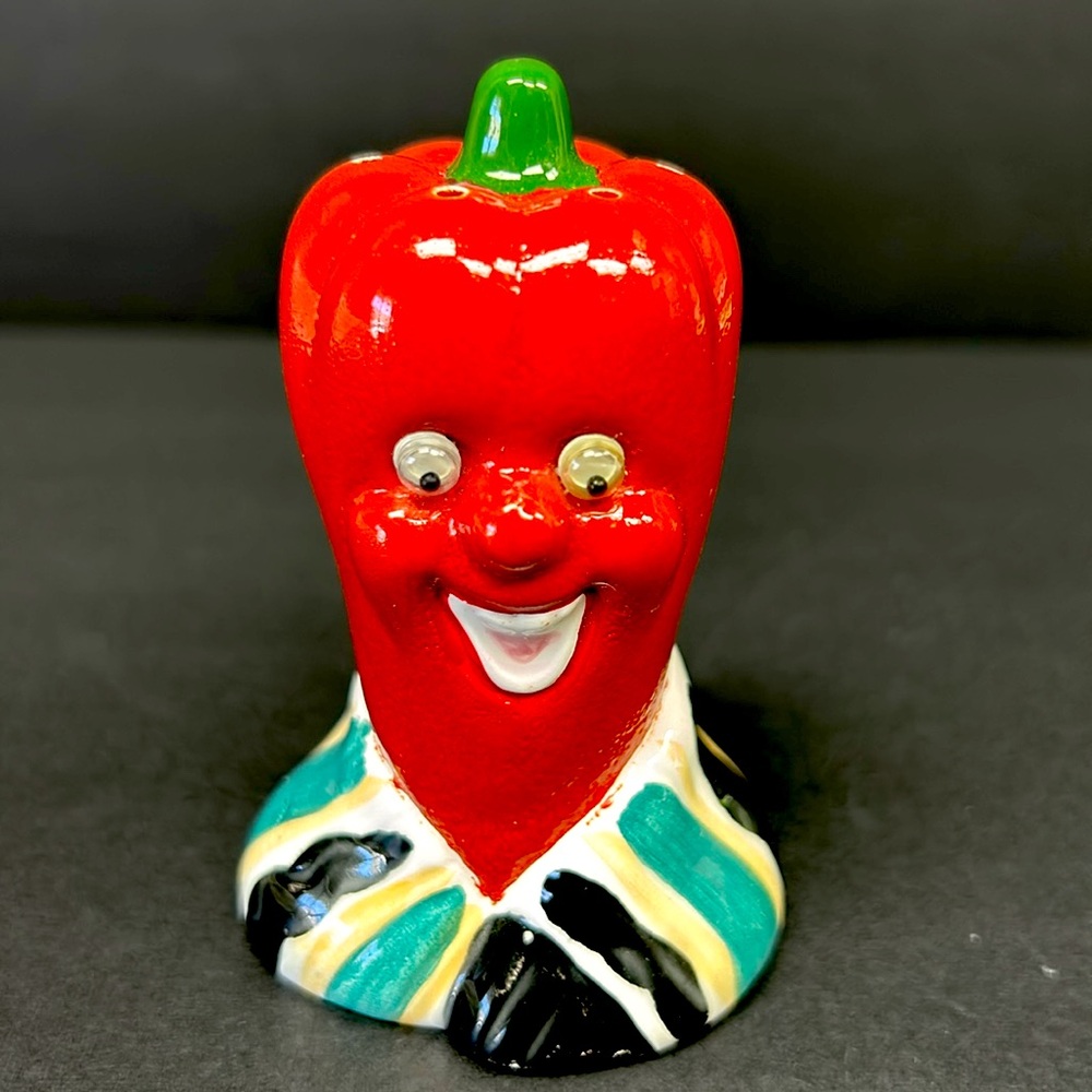 Retro 1982 anthropomorphic google eyes hot chilli pepper shaker